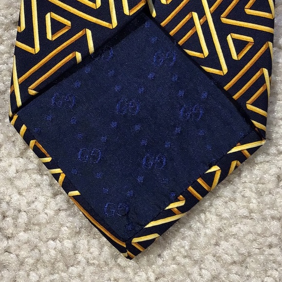 New, never worn Gucci made in Italy - Picture 5 of 8